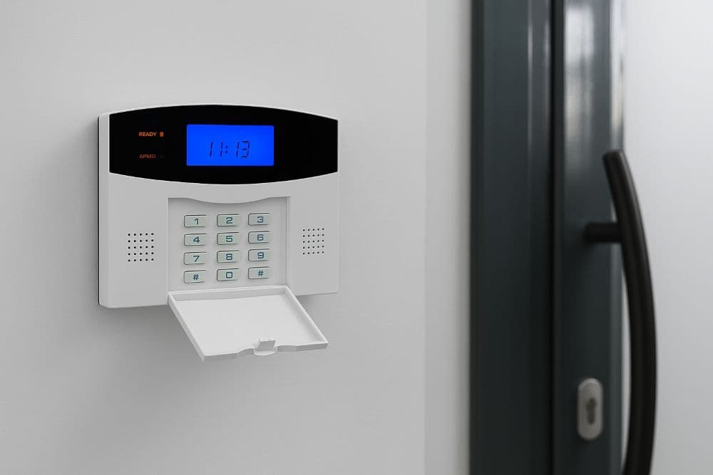 Today’s systems can link directly to professional monitoring centers, notify you via mobile apps, or even trigger automatic police dispatches in some cases.