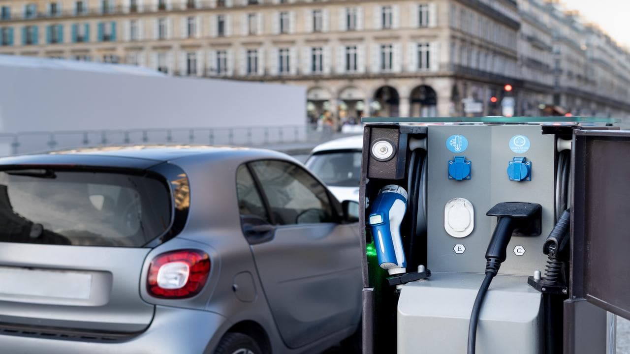 the rise of on-street electric car charging is making life easier for EV owners