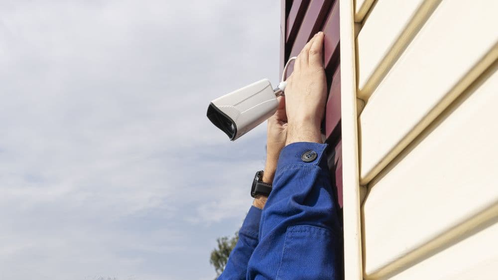 Internet-free home security cameras