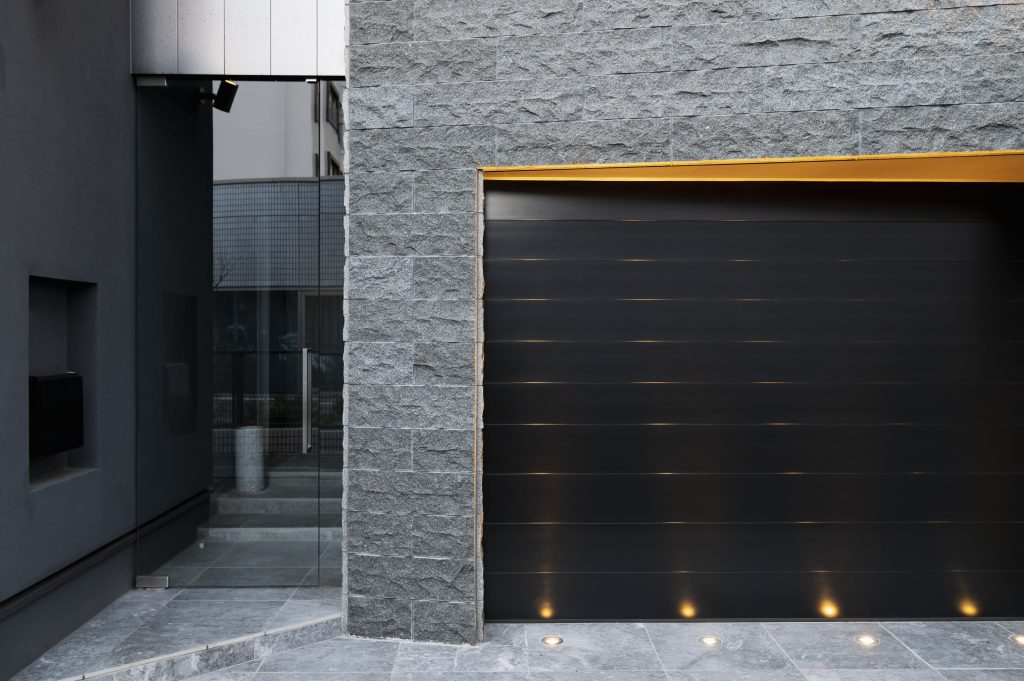 House entrance japan with lights min 1024x681